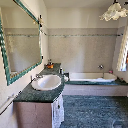 Il Glicine Casa vacanze Làconi